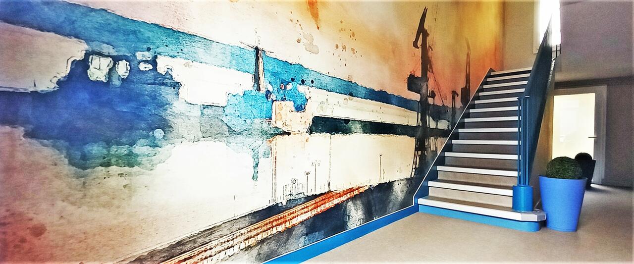 entrée lumineuse du centre d'affaires