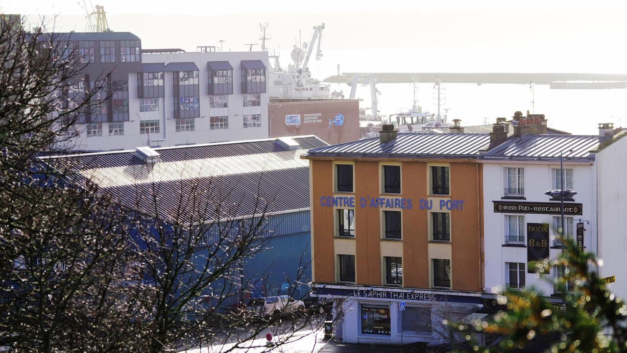 le centre d'affaire du port, vue du grand escalier du port de Brest