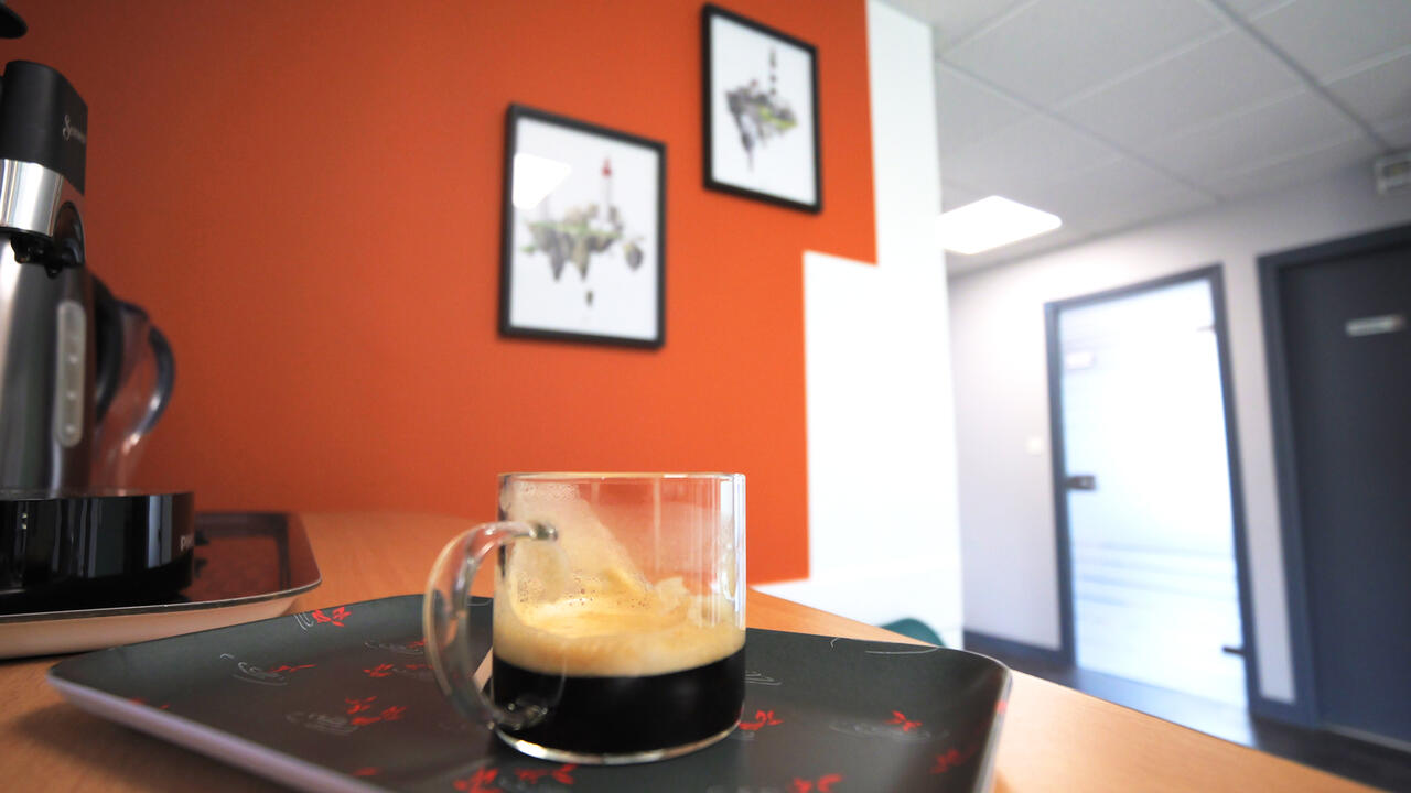 Halle d'accueil pour pause café