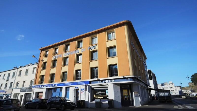 Immeuble du centre d'affaires du port à l'angle de la rue Porstrein et de la rue Jean-Marie Le Bris